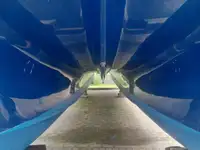 Trallers pārdod