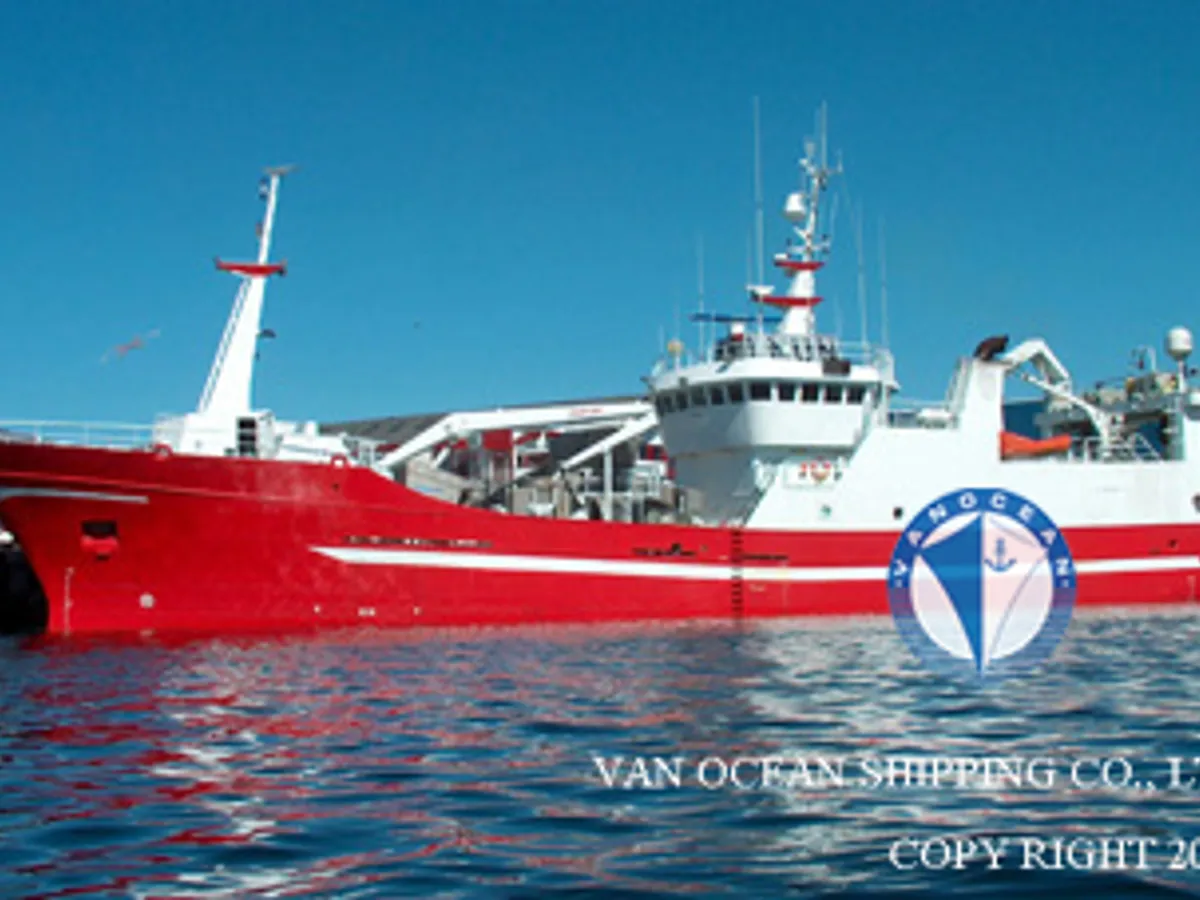 Trallers pārdod