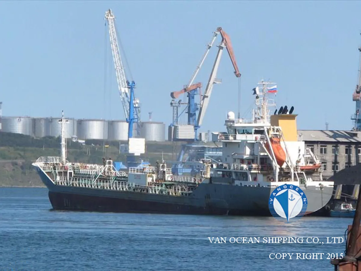 Naftas / Ķīmisko vielu tankkuģis pārdod