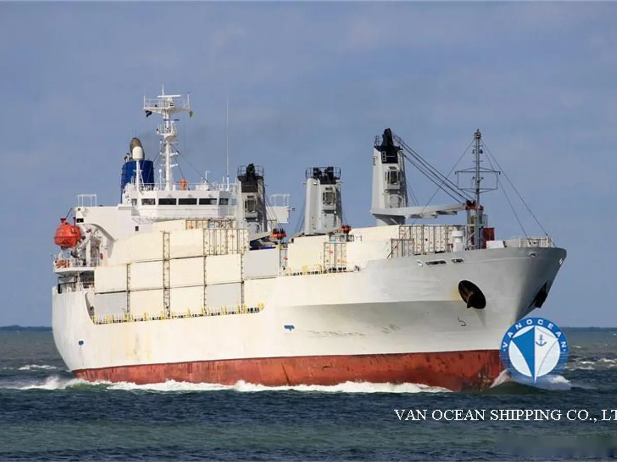 Reefer kuģis pārdod