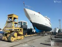 Niršanas atbalsta kuģis pārdod