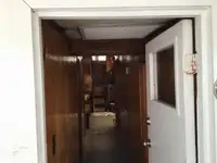 Trallers pārdod