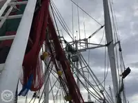 Trallers pārdod
