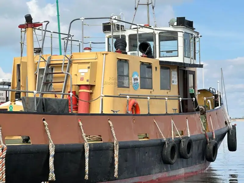 Pilotkuģis pārdod