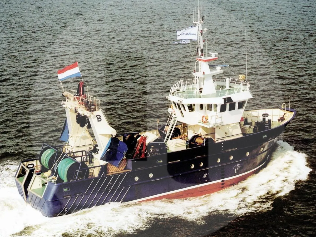 Trallers pārdod