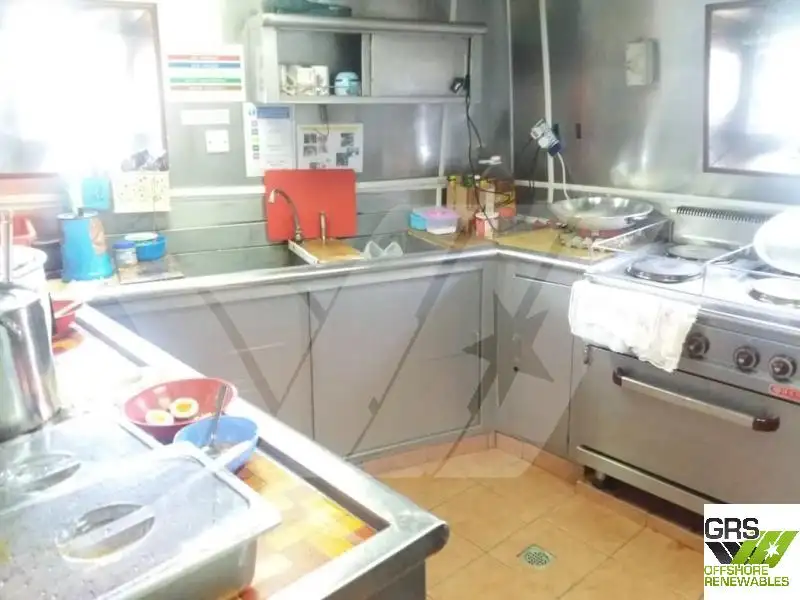 Desanta kuģis, tankkuģis pārdod