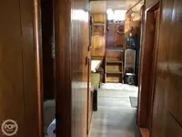 Trallers pārdod