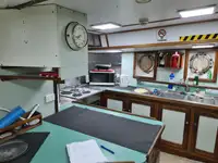 Garā līnija zvejas kuģis pārdod