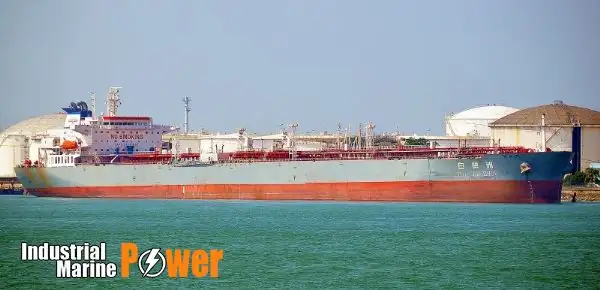 Naftas / Ķīmisko vielu tankkuģis pārdod