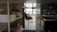 Trallers pārdod