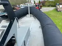 Cietā piepūšamā laiva pārdod