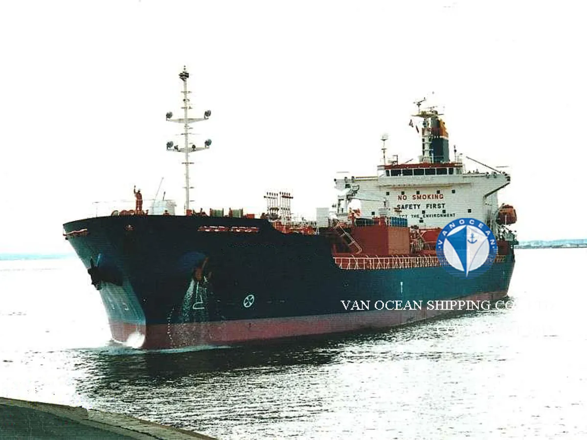 Naftas / Ķīmisko vielu tankkuģis pārdod