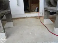 Trallers pārdod