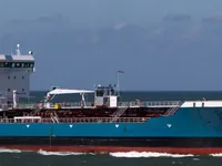 Naftas / Ķīmisko vielu tankkuģis pārdod