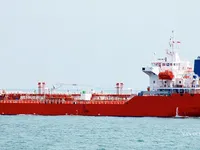 Naftas / Ķīmisko vielu tankkuģis pārdod