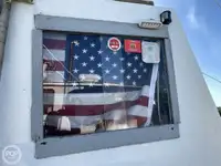 Trallers pārdod