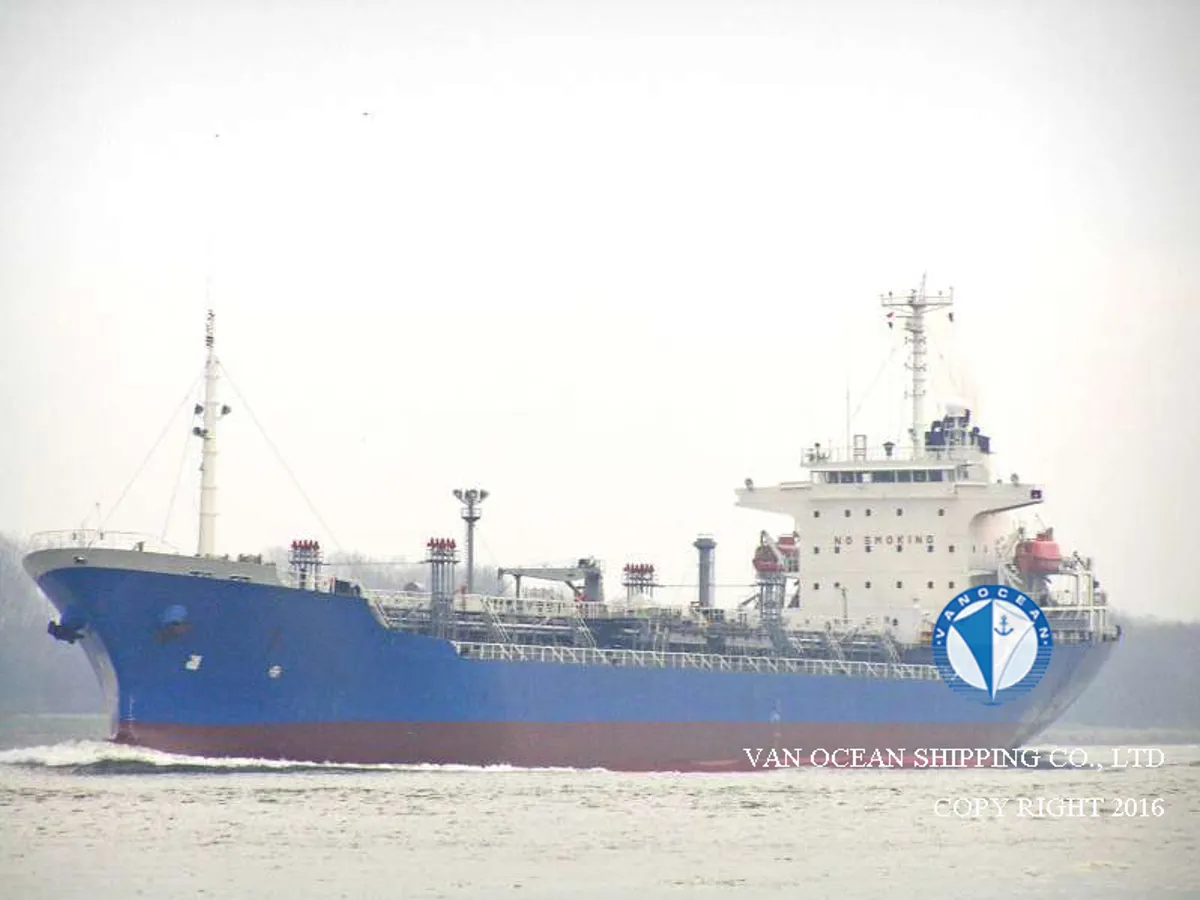Naftas / Ķīmisko vielu tankkuģis pārdod