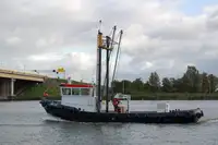 Trallers pārdod