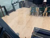 Trallers pārdod