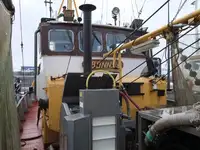 Trallers pārdod
