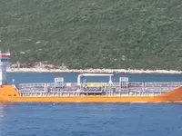 Naftas / Ķīmisko vielu tankkuģis pārdod