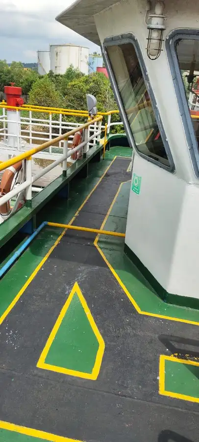 Naftas / Ķīmisko vielu tankkuģis pārdod