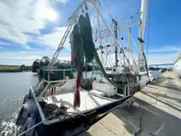 Trallers pārdod