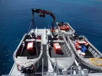 Trallers pārdod
