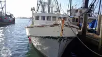 Trallers pārdod