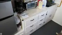 Trallers pārdod