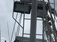Trallers pārdod