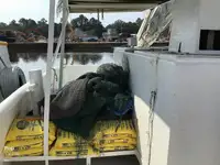 Trallers pārdod