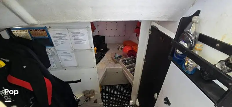 Niršanas atbalsta kuģis pārdod