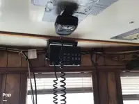 Trallers pārdod
