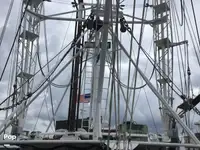 Trallers pārdod