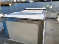 Trallers pārdod