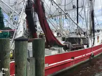 Trallers pārdod