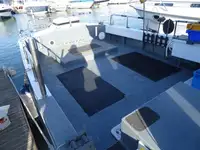 Trallers pārdod