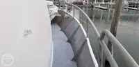 Trallers pārdod