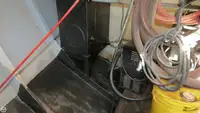 Trallers pārdod