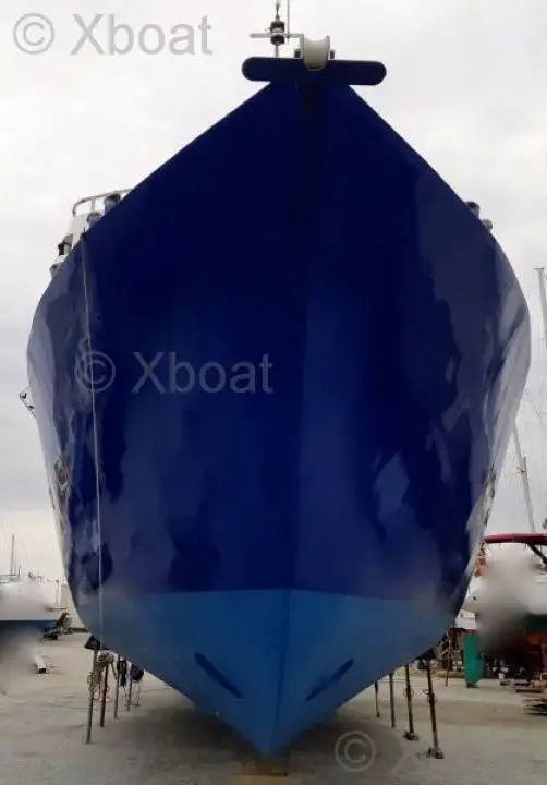 Niršanas atbalsta kuģis pārdod
