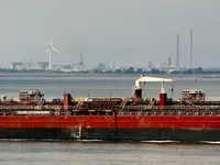 Naftas / Ķīmisko vielu tankkuģis pārdod