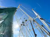 Trallers pārdod