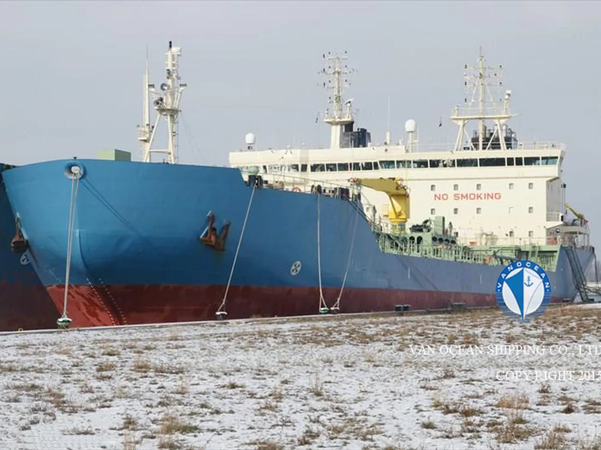 Naftas / Ķīmisko vielu tankkuģis pārdod