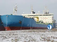 Naftas / Ķīmisko vielu tankkuģis pārdod