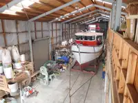 Trallers pārdod