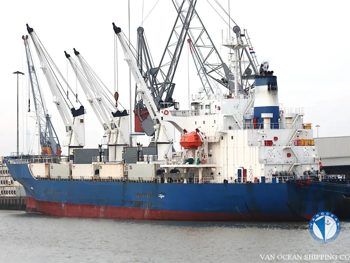 Reefer kuģis pārdod
