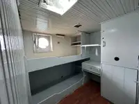 Trallers pārdod