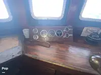 Trallers pārdod
