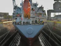 Naftas / Ķīmisko vielu tankkuģis pārdod